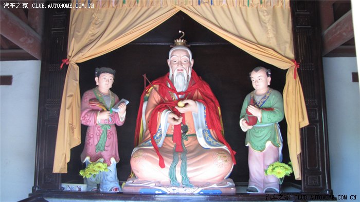 胡仙堂位于蓬莱阁古建筑群的西北部,东与天后宫寝殿西山墙相连,始建于