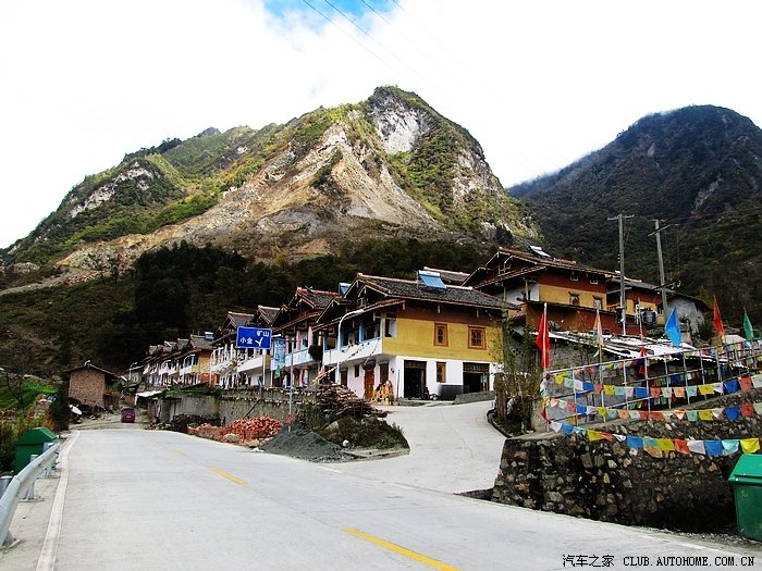 震前游雅安芦山地震重灾区宝兴县东拉山大峡谷,神木垒