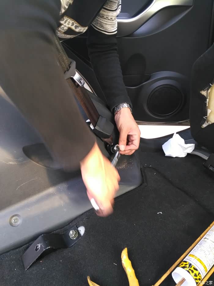 瑞虎3后排升级享受板高清图片