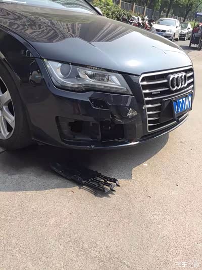 前脸被撞花可以保险公司赔Rs7外包吗?_奥迪A