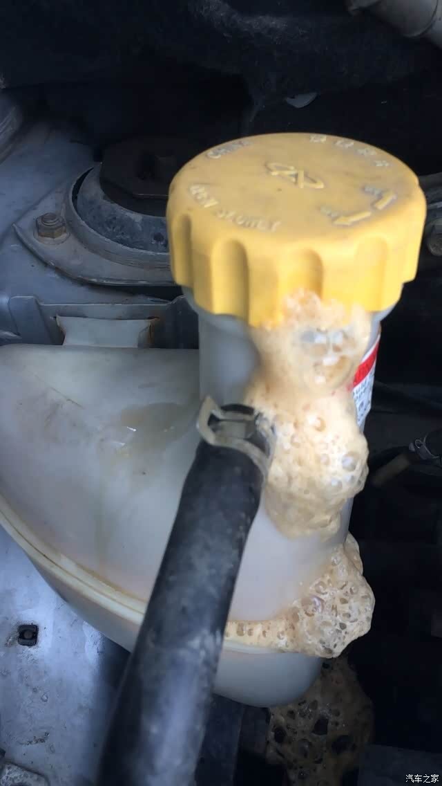 【图】冷却液壶口冒泡水,水温到红了,怎么办?