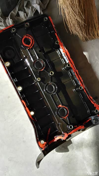 今天把断了半截的螺丝取出来了,顺便补交换盖