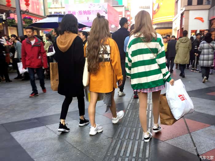 【老友记】闲游成都:春熙路上看美女,人民公园喝茶晒太阳
