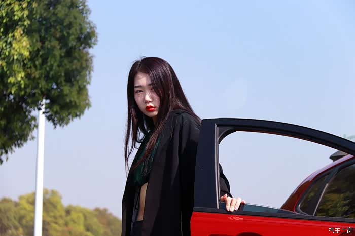 【女友当车模】樱桃樊素口,杨柳小蛮腰,这样的