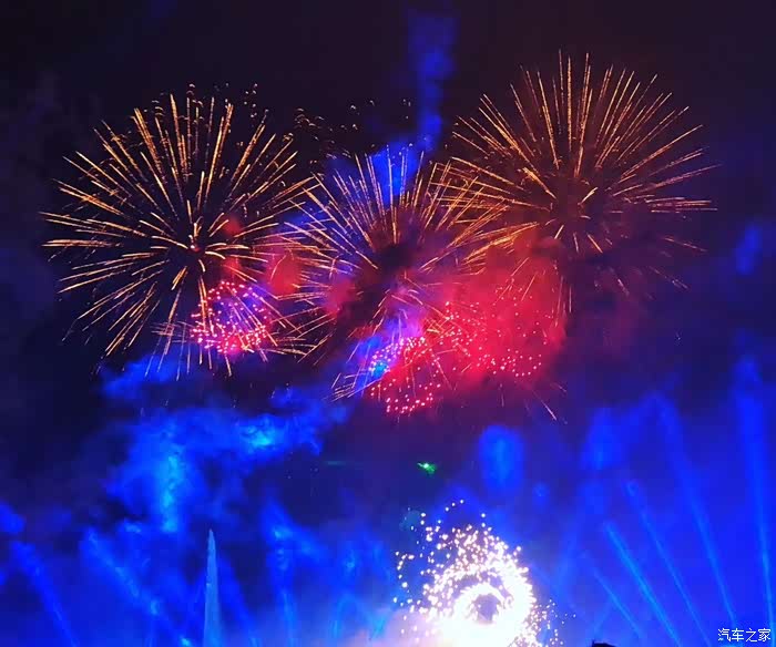 最好的烟花名字 500_wKgHFFtGEnuAabyXAALJY-uK-0s307.jpg
