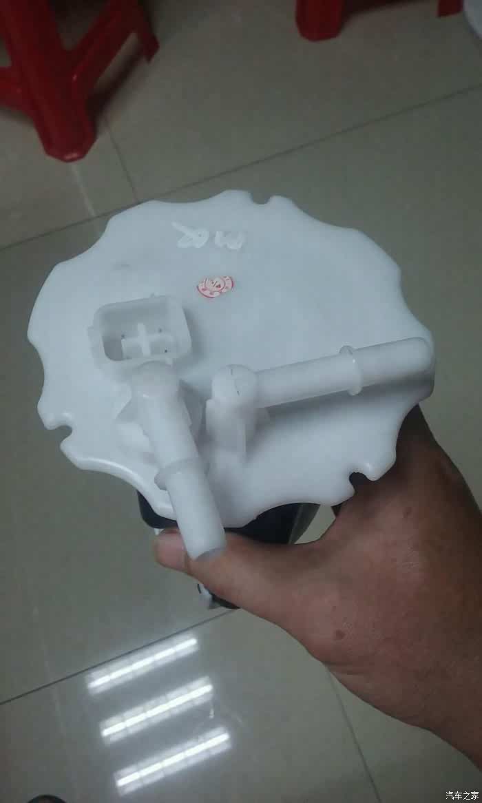 这是老款普力马用的燃油泵总成吗高清图片