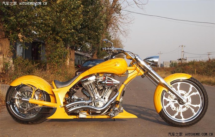 前天发保时捷定制机车的帖大家很喜欢，继续上法拉利和兰博基尼的