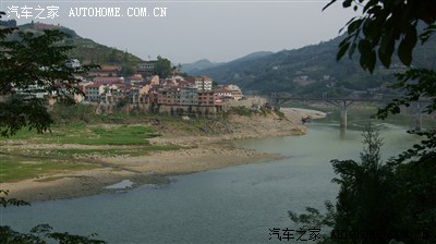 镇里没什么看头,就是一条街直通汉漩路(汉阴至漩涡镇的218县道)