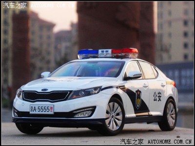 穿警服的大帅哥,k5警车._起亚k5论坛_手机汽车之家