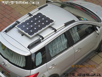 效仿太阳能天窗,利用太阳能电池板给蓄电池充