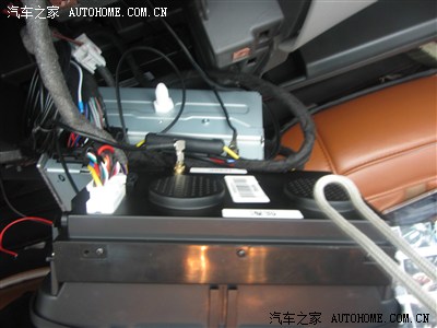 科鲁兹提车 低配更具性价比 焦点:兴达鼓刹盘刹车装饰