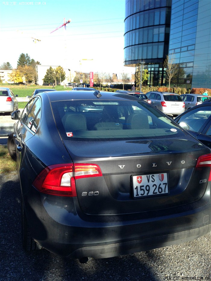 【图】纯碎闲淡:瑞士停车场VV的性感美臀_沃