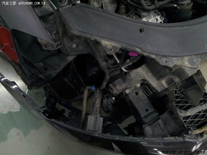 【图】清洗剂黄灯亮,发现漏玻璃水,出保前更换