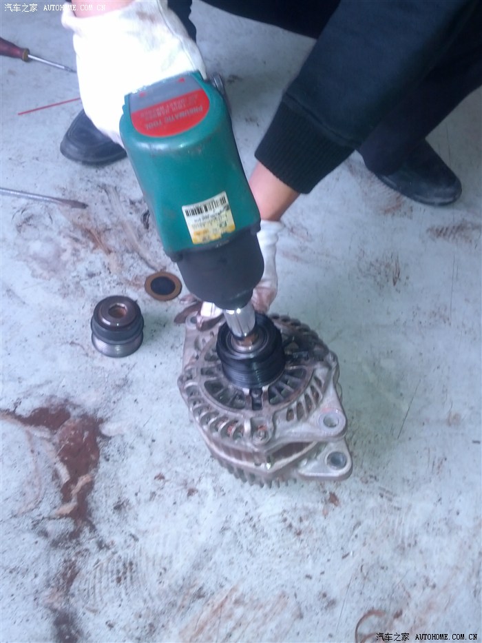 【图】铂锐发电机单向皮带轮更换过程