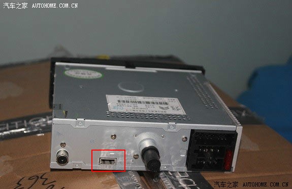 【图】2013款308原车的航盛RD9后面面板上有