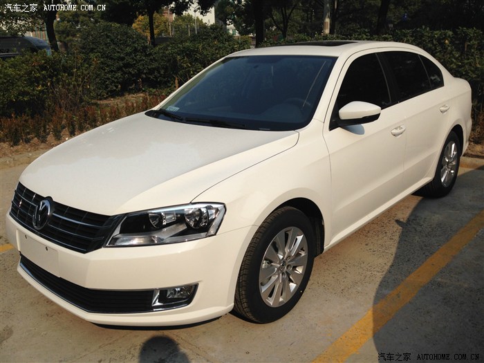 2013新朗逸1.4TSI DSG 白色自动舒适版提车