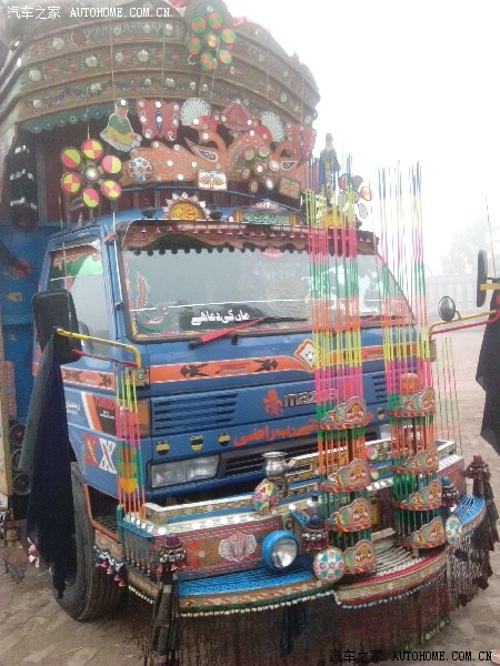 【图】巴基斯坦的棺材式的花车,有点吓人。_标