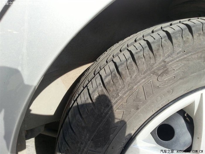 【图】【13款自经银凯】左后轮轮胎受伤照。