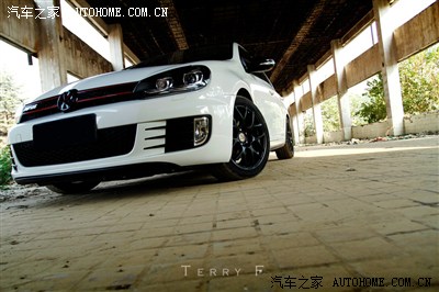 <em>90后嫩妹纸</em>倾情出演【4 Days】纪念即将逝去