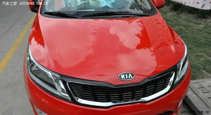 【图】小公主红衣服提车贴膜作业了!!!!(美女福利)_起亚K2论坛_汽车之家论坛