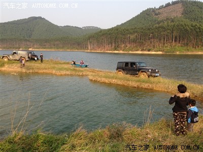 广东马帮攀登佛山第一峰,涉水四堡水库.