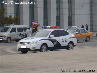 悦动警车