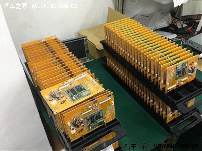 带上新作品v作品13年广州改装展。美女美女灯裤绳穿音响图片