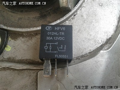 拆来个雾灯继电器