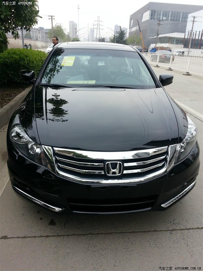 【图】2013款本田雅阁2.0SE提车作业