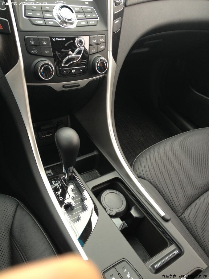 女士们先生们今天终于提车啦!2013款至尊白!交