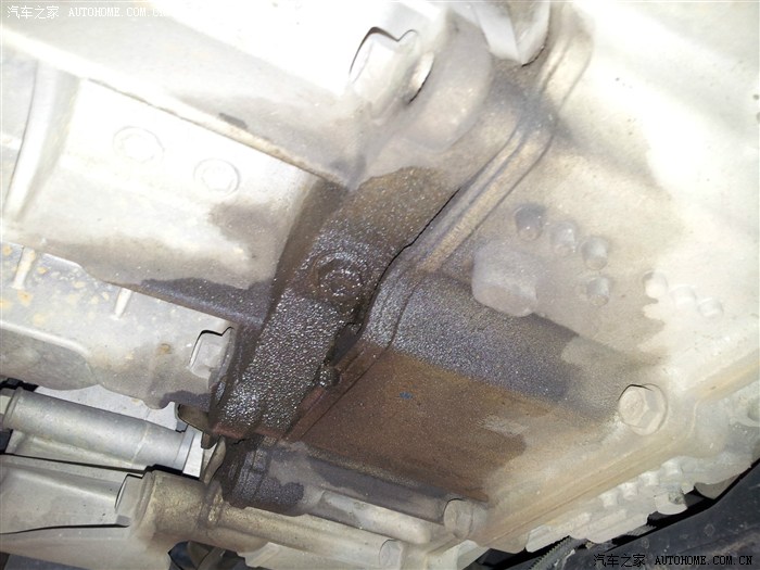 【图】新君威2.4保养换变速箱油,后曲轴油封漏
