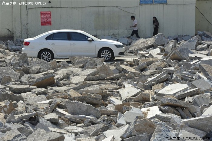 坚决不准动我的车位…