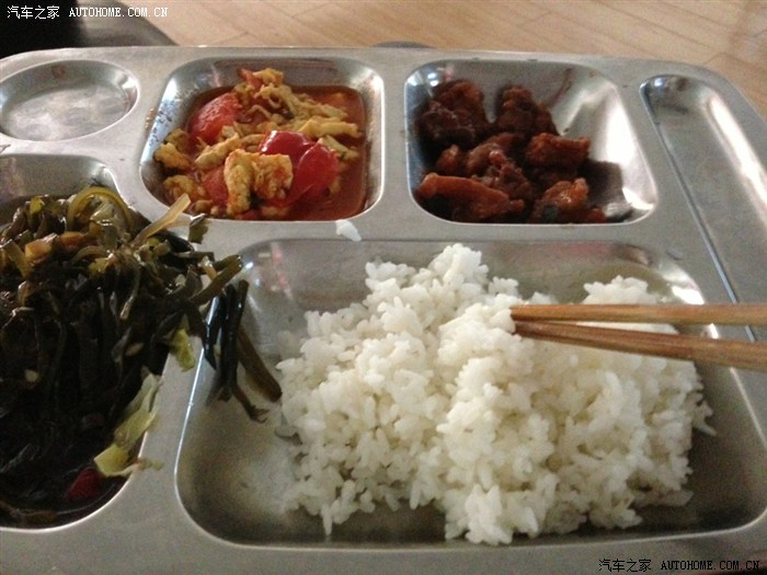 提车7天。回4S店选号上牌。顺便贴膜。附上海