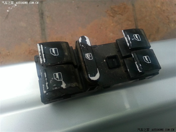 【图】06年1.6老速腾更换玻璃升降器开关