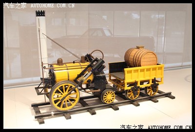 "火箭号"蒸汽机车    1829年  英国  在世界第一条铁路线上运营的蒸汽