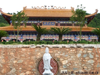 暑假带妈妈,"假小子"游南康南山寺.