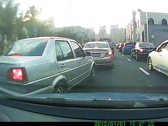 【图】7月6日哈尔滨职工街一个没素质的司机