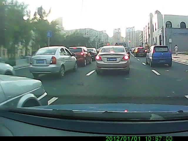 【图】7月6日哈尔滨职工街一个没素质的司机