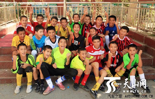 【图】新疆足球神童一人独进48球 立志长大再