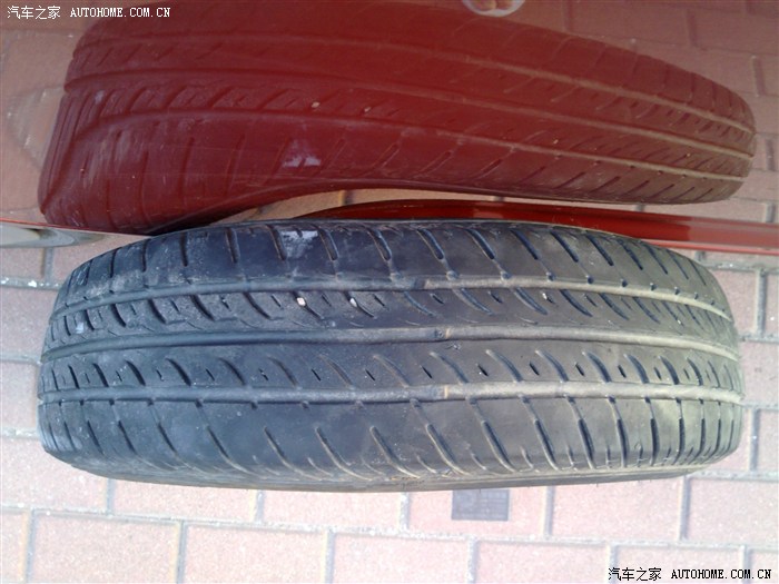 【图】2009超值雨燕,轮胎变形,换备胎继续使用