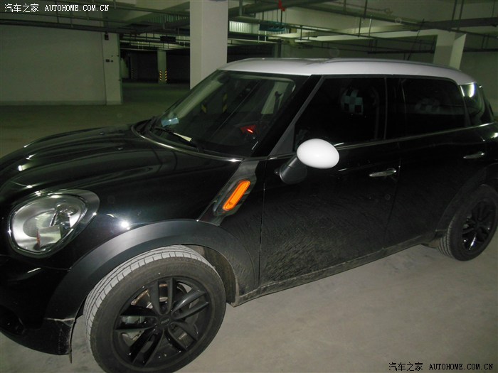 countryman 黑车白顶