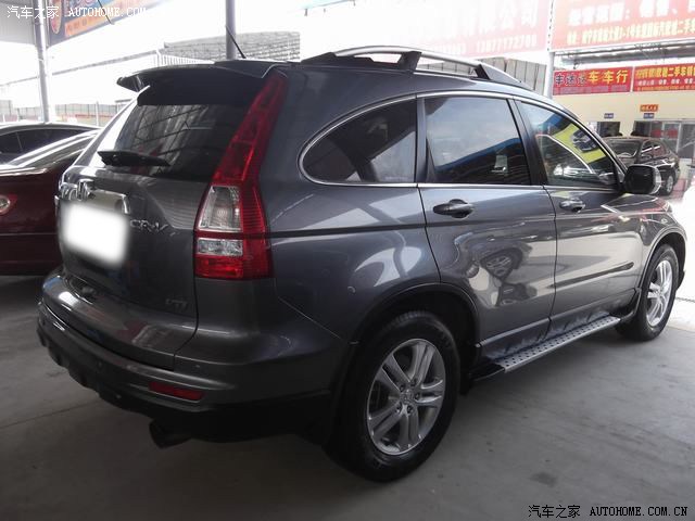 今天全车做个内饰清洗、抛光打蜡,换个心情过