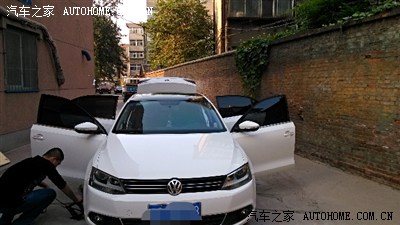 新速腾白外黑内1.6手舒黑顶,尾灯膜,喷轮毂,喷卡钳,求认证