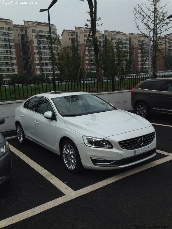 【图】去4s看了水晶白珍珠漆实车,确实有色差_沃尔沃s60/s60l/v60论坛