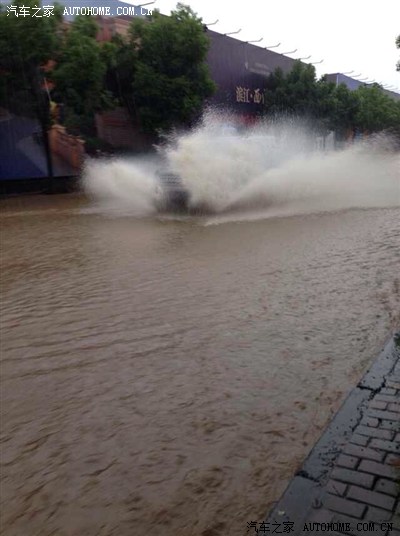 【图】半米厚的雪看路虎怎么走_路虎揽胜论坛