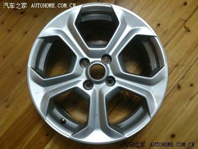 出自用二手嘉年华ST(进口) 17寸原厂钢圈一个