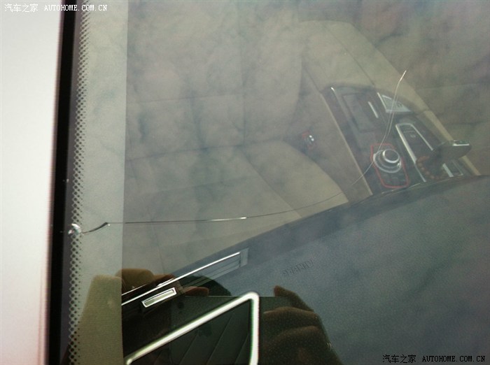 挡风玻璃碎了,换一块原厂的要多少钱?