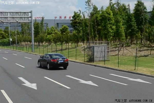 【图】虹桥机场,这车怎么在逆向行驶?