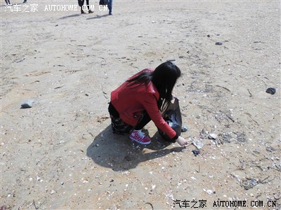 家文化建设:美女海滩捡垃圾,团队拓展,烧烤煮蛤,拔河跳大绳