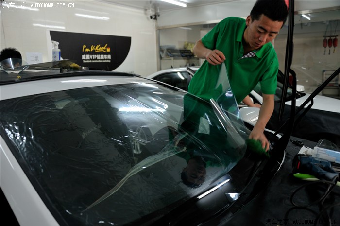 怎么快速除去车窗贴膜 500_54d597ce-d9e6-4317-af79-6410be5046b7.jpg